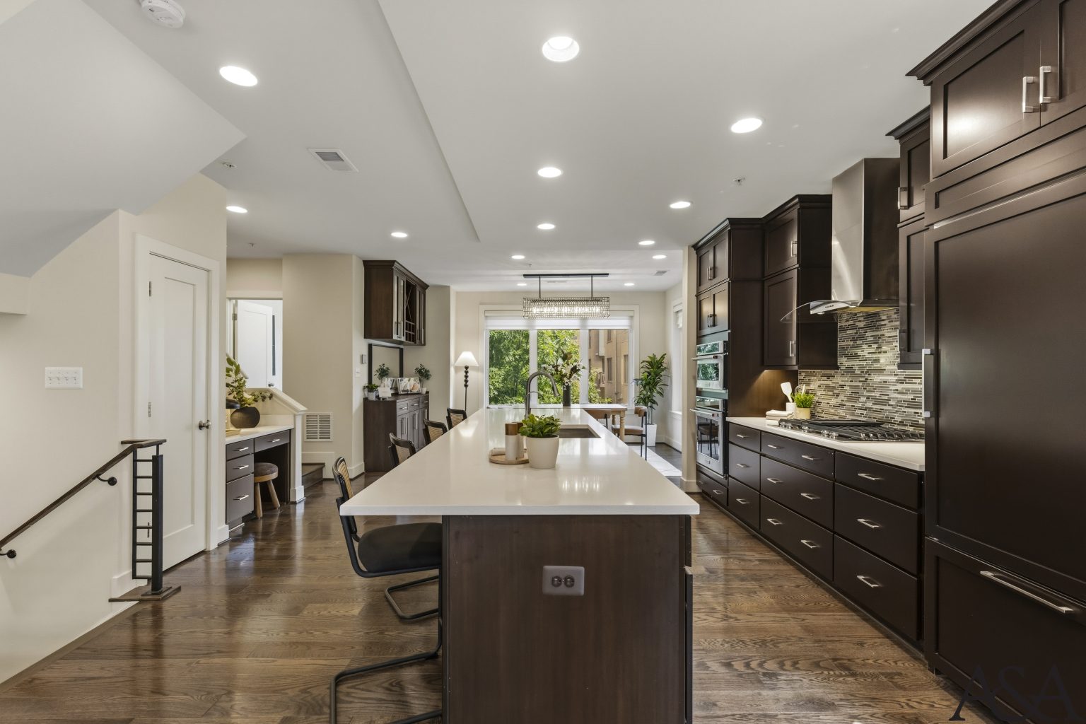 AA-0047_6717-Eames-Way_Kitchen_04